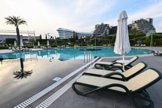 4 000 de hoteluri din turcia au fost inchise chiar la inceput de sezon unii turisti s au trezit fara cazare 68519ace92fd6