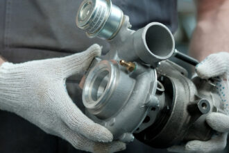 TURBOTURBOSCORP 366269 MechanicHoldingTurbocharger image1