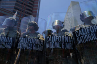 analiza cum profita donald trump de protestele din los angeles pentru o demonstratie de forta militara pe teritoriul sua cnn 68470b4039650