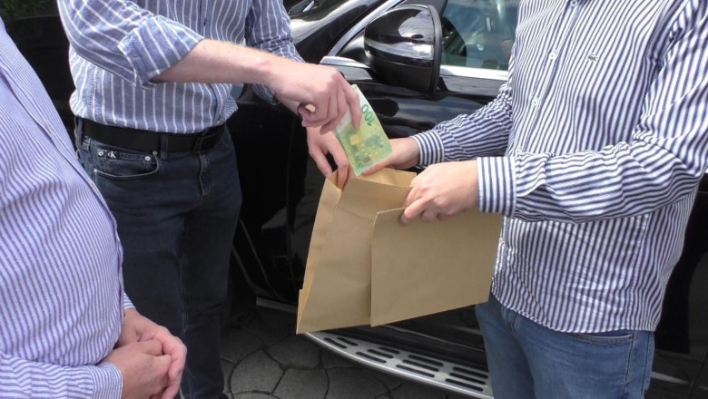 andrei petru dimitriu inspectorul anaf prins cu mita ramane in arest curtea de apel bucuresti i a respins contestatia 684153c106287