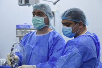 avea dureri severe de genunchi cum a fost tratata o femeie 684ad4beb55c7