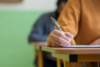 bac 2025 proba la alegere a profilului si specializarii subiectele si baremul de corectare vor fi publicate pe edu ro 684bd68f2fd2e