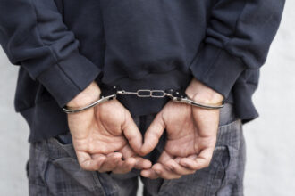 barbatul din brasov care si a agresat sotia intr un loc de joaca sub privirile copilului a fost arestat 684715f93c86d