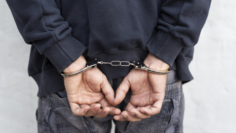 barbatul din brasov care si a agresat sotia intr un loc de joaca sub privirile copilului a fost arestat 684715f93c86d