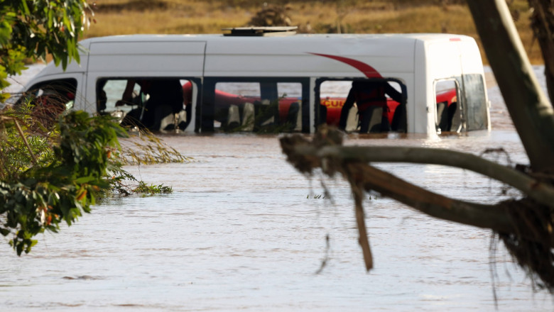 bilant dramatic al inundatiilor din africa de sud cel putin 90 de persoane si au pierdut viata din cauza viiturilor 68515218d0c92