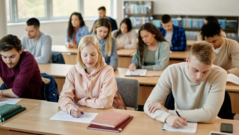 cand sunt programate examenele de corigenta in 2025 calendarul examenului de bacalaureat sesiunea din toamna 684663ddb550e