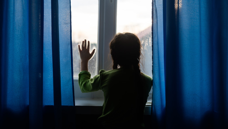 caz tulburator in judetul neamt parinti retinuti dupa ce si ar fi trimis copiii la cersit 14 minori preluati de autoritati 683ff69047e7d