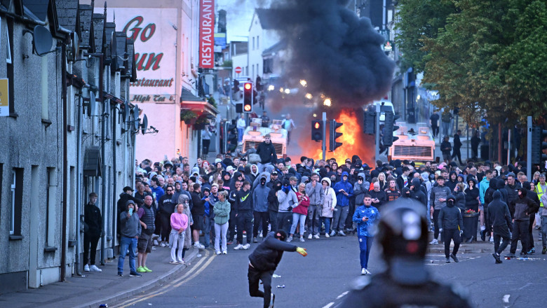 ce spune mae despre situatia exploziva din irlanda de nord unde migrantii romani sunt vizati de violente 684afec54bd57