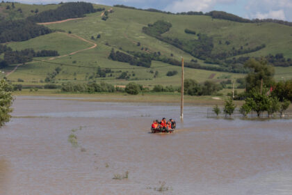 cod galben de inundatii prelungit pana vineri risc de viituri in 15 judete din tara care sunt zonele vizate 68416b37b6259