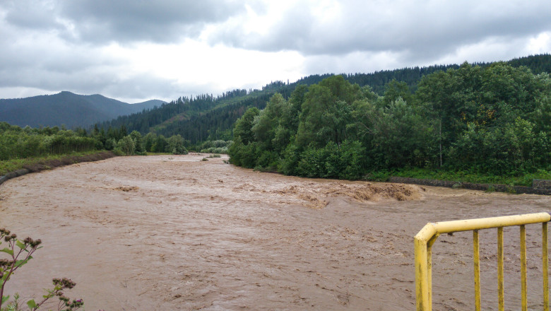 cod portocaliu si cod galben de inundatii in aproximativ 30 de judete din romania risc crescut de viituri in zonele montane 6842c16020f0c