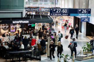 compania aeriana care promite sa penalizeze pasagerii indisciplinati cu cel putin 500 de euro amenda se trage direct de pe card 684c3c4b476ab