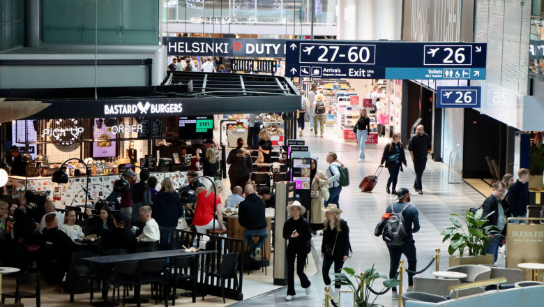 compania aeriana care promite sa penalizeze pasagerii indisciplinati cu cel putin 500 de euro amenda se trage direct de pe card 684c3c4b476ab