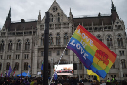 curtea constitutionala a ungariei a decis recunoasterea casatoriilor cuplurilor homosexuale in strainatate 6840568768f2c