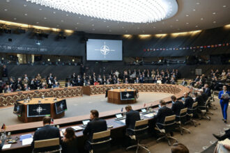 dilema liderilor nato cum sa l invite pe zelenski la summitul de la haga din aceasta luna fara sa l supere pe donald trump 6843122eabe3b