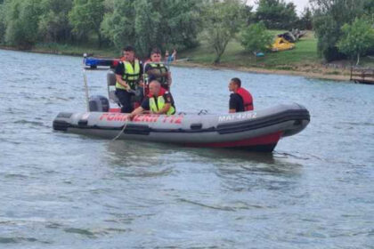 doi tineri dati disparuti in lacul balastiera iojib scafandri chemati de urgenta din maramures pentru cautari 68459a4d38654