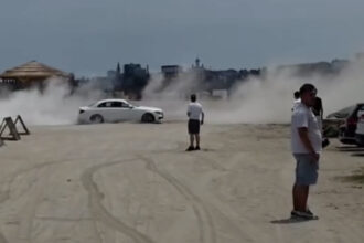 drifturi pe plaja la constanta ce amenda a primit un barbat care a intrat cu masina pe nisip video 684d3cf930177