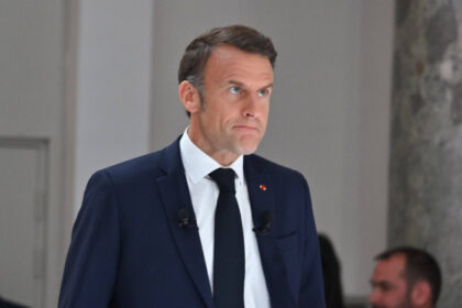emmanuel macron face o vizita oficiala in groenlanda precizarile presedintiei franceze 684418ad7f8a6