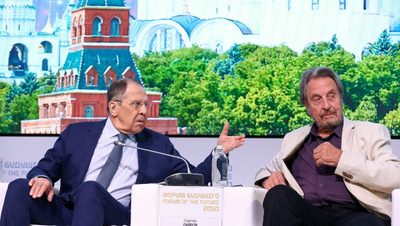 errol musk alex jones si alte figuri occidentale participa la forumul viitorului 2050 la moscova maga in rusia unul din subiecte 684744cf3e3f2