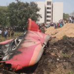 exclusiv ce spune un fost pilot roman care a zburat chiar pe tipul de avion ce s a prabusit in india despre tragedia aviatica de la ahmedabad 684acfac6a5b6