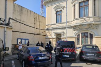 exclusiv lista pensionarilor din cauza carora mascatii antitero au rascolit ieri primaria prejudiciu de 8 milioane de lei 68520dd243812