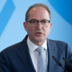 explozie a numarului extremistilor monitorizati de serviciile secrete din germania in 2024 a crescut cu 23 68482cb302f86