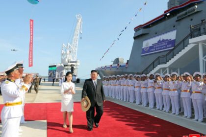 galerie foto coreea de nord si a reparat si relansat distrugatorul avariat kim jong un ameninta cu actiuni militare coplesitoare 684bf5d2aed18