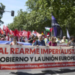 galerie foto protest cu mii de oameni la madrid impotriva reinarmarii europei jos armele sus pensiile critici fata de nato si guvernul sanchez 68446f669dca7