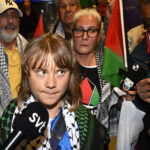 greta thunberg a fost torturata de israelieni cu cantece pentru copii inainte de a fi deportata in suedia 68496dcb993e2