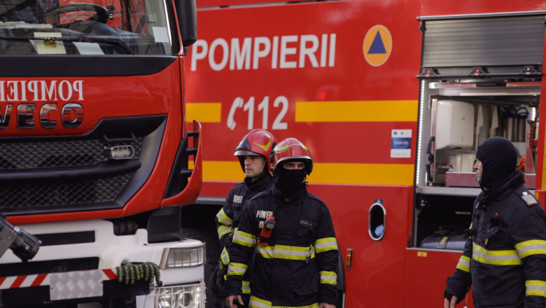 incendiu la o hala industriala si un depozit de deseuri plastice in hunedoara a fost emis mesaj ro alert 684d27e02221c