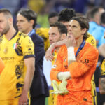 inter milano a fost asteptata la aeroport la intoarcere de un singur fan sunt singurul idiot dar tipii astia merita totusi aplauze 68417b1a71caf