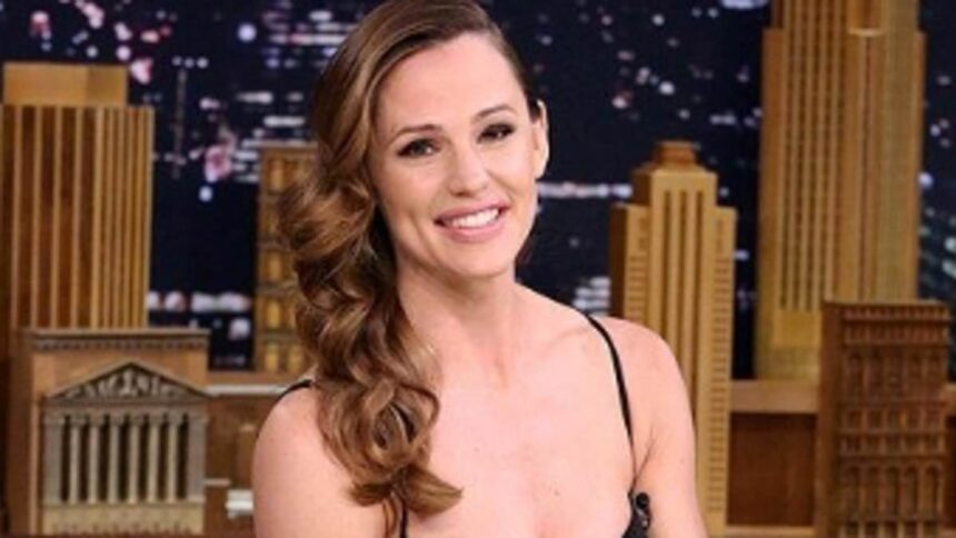 jennifer garner 53 reveals whether she has done botox and if shell ever get plastic surgery 6843591d1f321