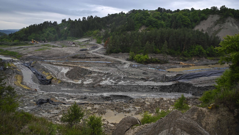 la salina praid continua sa se produca sufoziuni dar care reduc riscurile unei prabusiri pe termen scurt 684c1a5a56ea2