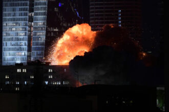 live text a doua noapte de bombardamente israelul este in razboi iranul isi rezerva dreptul de a raspunde decisiv 684d05b815e04