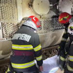 locomotiva si doua vagoane ale unui tren plin cu benzina au deraiat se scurge combustibil dintr unul dintre vagoane 6843c7e4a1991