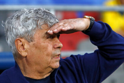 mircea lucescu a renuntat la louis munteanu pentru meciul cu austria a fost un antrenament mai dificil 6843ba5aa13b5