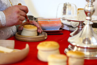 mosii de vara 2025 ce alimente se impart in sambata mortilor si cate farfurii se dau de pomana inainte de rusalii 68428dec64cfd