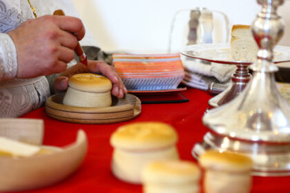 mosii de vara 2025 ce alimente se impart in sambata mortilor si cate farfurii se dau de pomana inainte de rusalii 68428dec64cfd