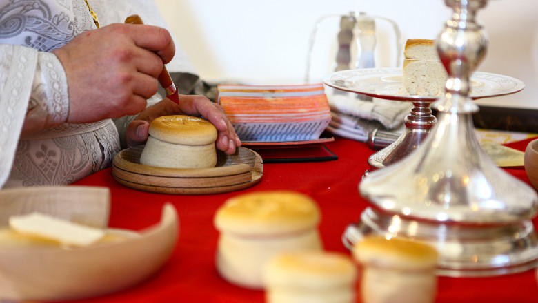 mosii de vara 2025 ce alimente se impart in sambata mortilor si cate farfurii se dau de pomana inainte de rusalii 68428dec64cfd