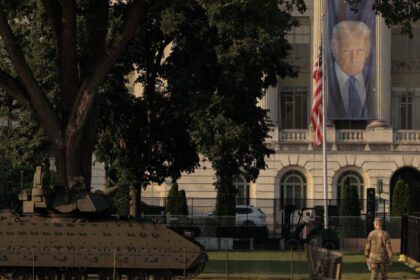 motivul suprinzator din cauza caruia parada militara a lui donald trump ar putea fi anulata multimea ar fi pusa in pericol 684b0cc325f32