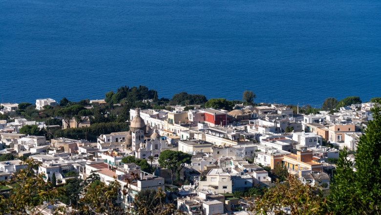 o celebra destinatie turistica din italia interzice chelnerilor si vanzatorilor sa se apropie de turisti pe strada amenzi uriase 685038ed88508