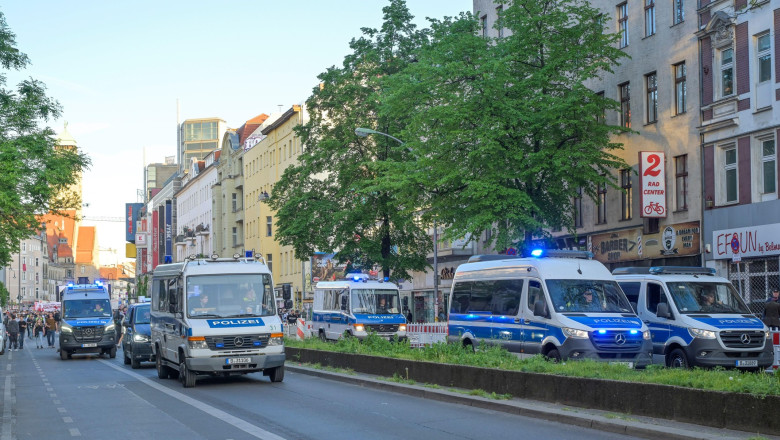 o femeie care a atacat doi oameni cu un cutit in munchen a fost impuscata de politisti 68454138215d5