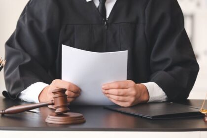 o speta imobiliara care i a uluit pe judecatorii ieseni au fost pusi sa faca dreptate intr un caz in care partile nu aveau nimic de impartit 68528a0a6a28d