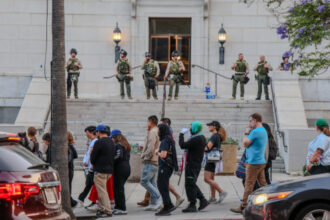 orasele americane se pregatesc pentru noi proteste in timp ce la los angeles a fost decretata stare de urgenta 68499dd03130c