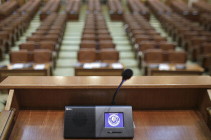 parlamentarii din comisii nu vor mai putea utiliza masinile de serviciu in perioada vacantei 6852cf5e521be