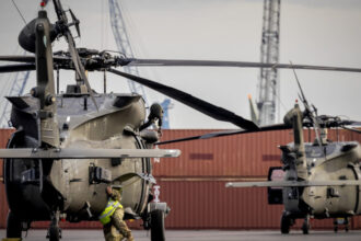 polonia amana cumpararea de elicoptere black hawk poate ca ar trebui sa achizitionam drone 684323c33211e