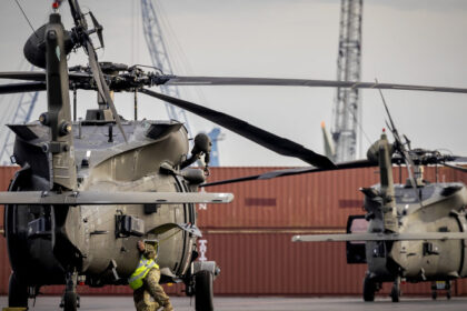 polonia amana cumpararea de elicoptere black hawk poate ca ar trebui sa achizitionam drone 684323c33211e