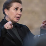 premierul danez vrea sa interzica valul integral si sa desfiinteze salile de rugaciune din scoli dumnezeu trebuie sa cedeze trecerea 6841c42ee5c21