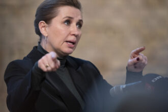 premierul danez vrea sa interzica valul integral si sa desfiinteze salile de rugaciune din scoli dumnezeu trebuie sa cedeze trecerea 6841c42ee5c21