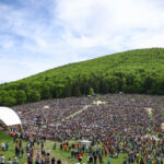 procesiunea de rusaliile catolice de la sumuleu ciuc sunt asteptati peste 300 000 de oameni va fi prezent si presedintele ungariei 6843e8b0e5f2a