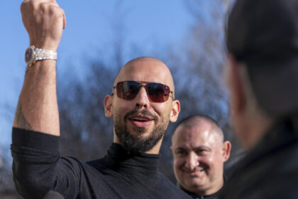 reactia ministerului culturii dupa ce andrew tate a fost filmat la o petrecere in curtea muzeului brukenthal din sibiu 6847eff331f9c